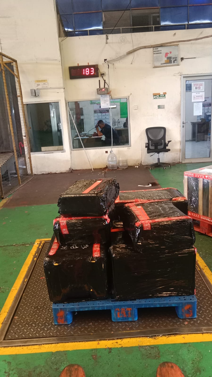 Pengiriman full container